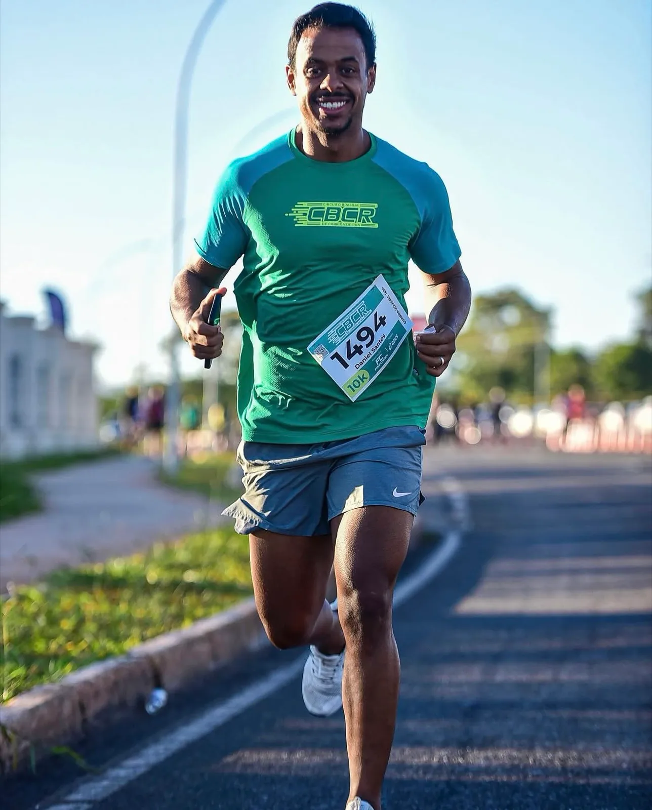 Daniel Ferreira correndo em prova de rua